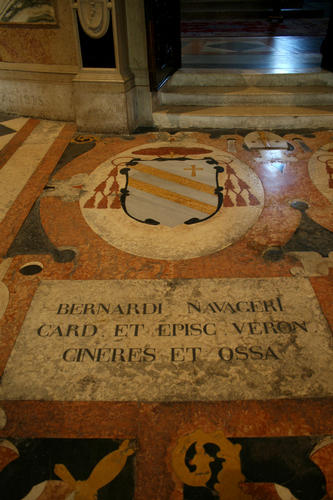 Bernardo Navagero, Grabmal S. Maria Matricolare, Bodenplatte