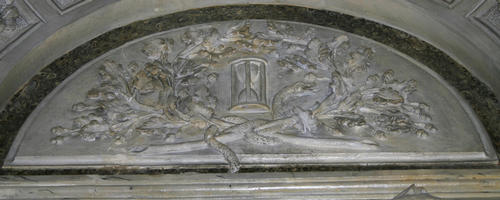 Carlo Bichi, Grabmal S. Agata dei Goti, Bogenfeld