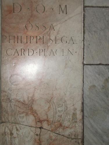 Filippo Sega, Grabmal S. Onofrio, Bodenplatte