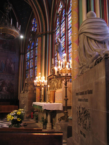 Pierre de Gondi, Grabmal Notre Dame, Standort