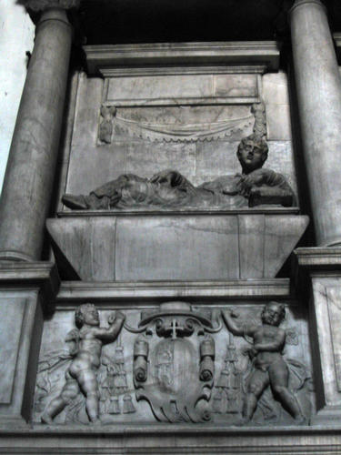 Francesco Cornaro d. Ä., Grabmal S. Salvatore, Kardinalsstatue