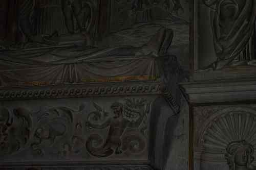Ludovico_Podocataro_Grabmal_Detail_Sarkophag_02